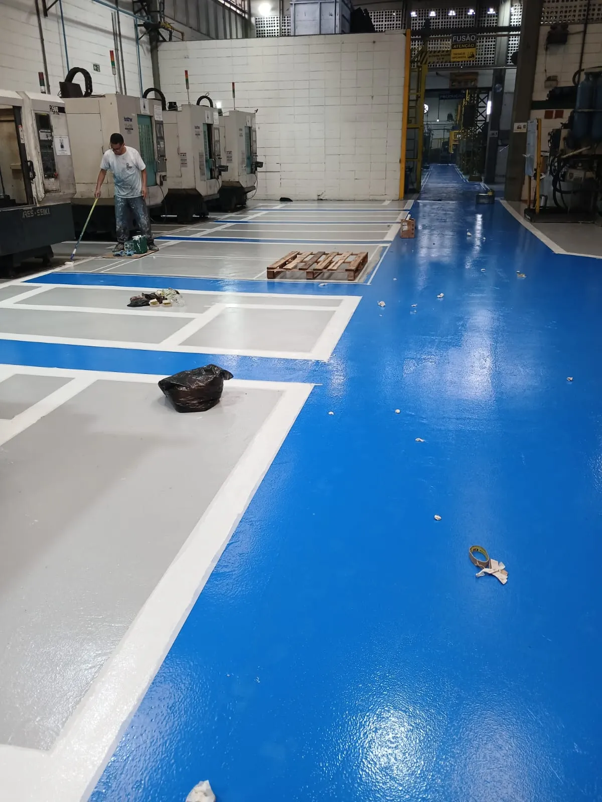 Aplicação de Revestimento em Piso Epóxi pela Revesprim